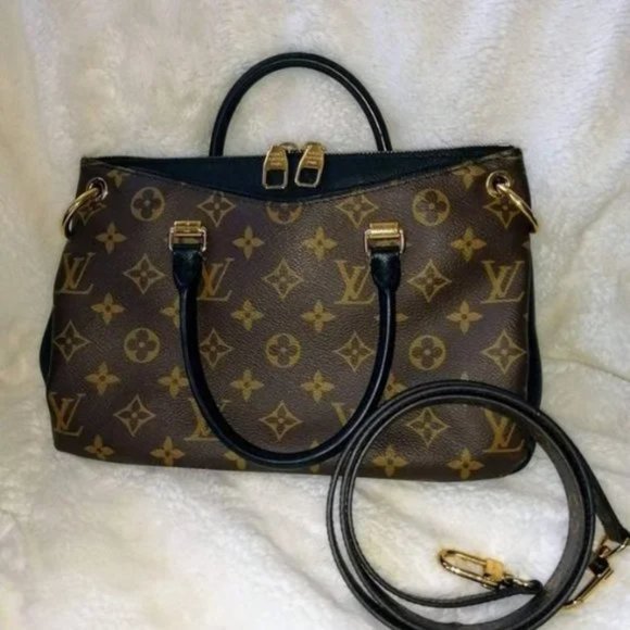 Louis Vuitton Monogram Pallas BB in Noir Black - Picture 2 of 6